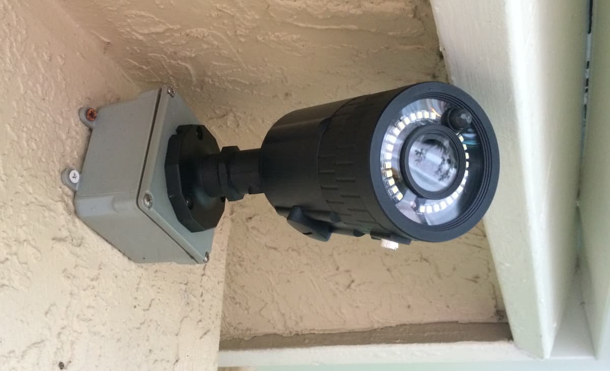 CCTV Camera with PIR Motion Detector Light and Alarm Relays