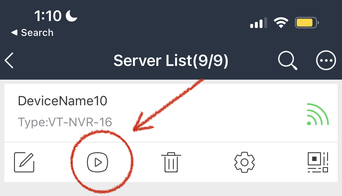 SuperLive Plus connection list with green Wi-Fi signal and Play button